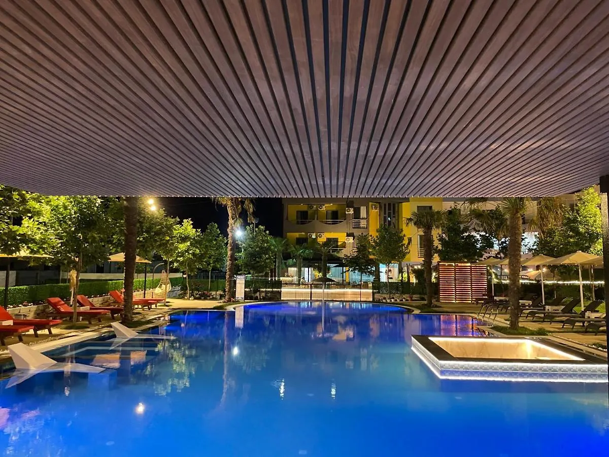 Hotel Qetesia-Te Indriti Velipojë 3*,
